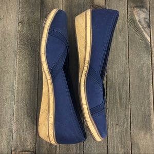 Blue Flats with Wedge! Supportive!